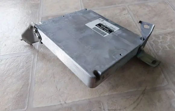 Toyota Avensis T250 Engine control unit/module 8966105C70