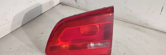 Volkswagen Touran II Tailgate rear/tail lights