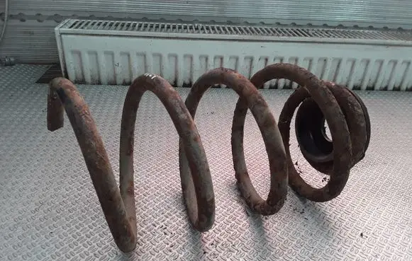 Mercedes-Benz Vito Viano W638 Front coil spring