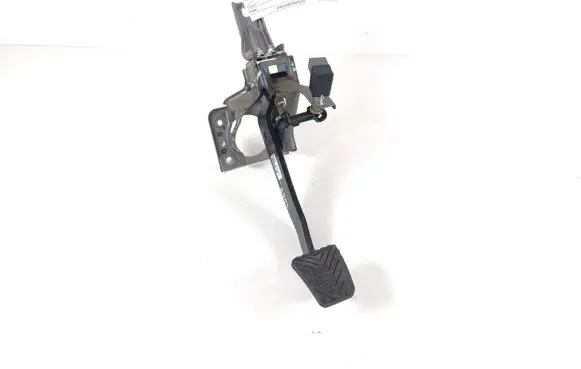 KIA Sportage Brake pedal 328002S950