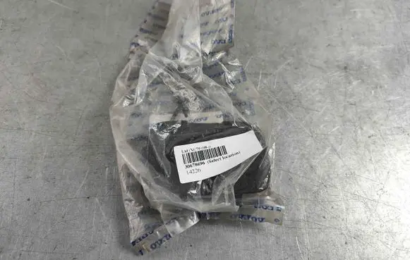 Volvo XC70 Front tow hook cap/cover 30678696
