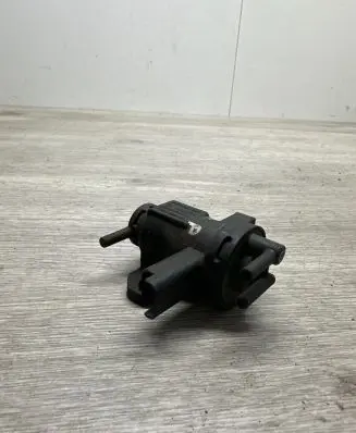 Vacuum valve