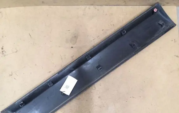 Nissan Qashqai Front door trim (molding) 80870JD00A