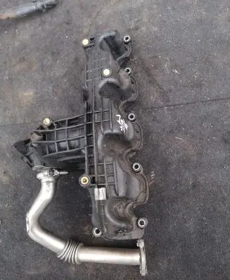 Volkswagen Jetta VI Intake manifold