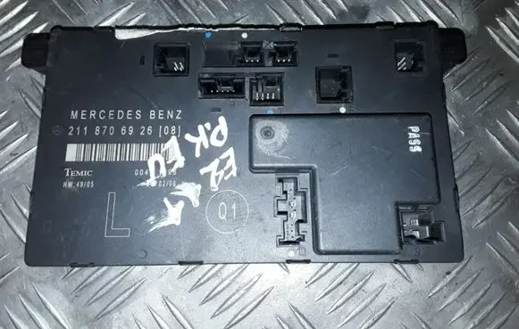 Mercedes-Benz E W211 Door control unit/module 2118706926