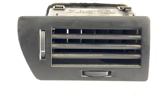 Rear air vent grill