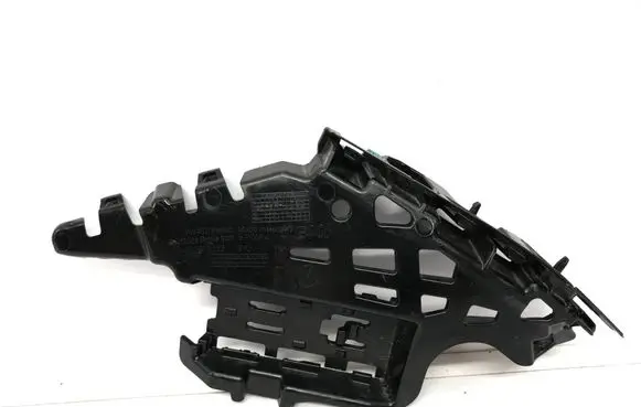 Volkswagen PASSAT B9 Front bumper mounting bracket 3J0807183
