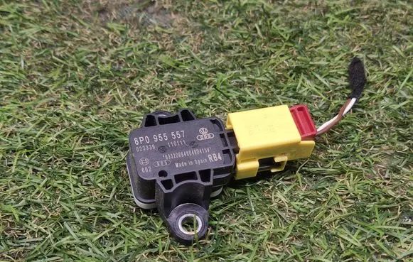 Audi A3 S3 8P Airbag deployment crash/impact sensor 8P0955557