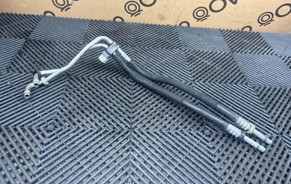 Chrysler Pacifica Gearbox oil cooler pipe/hose