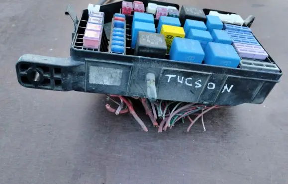 Hyundai Tucson JM Fuse module 912262E240 N912262E24000 N24