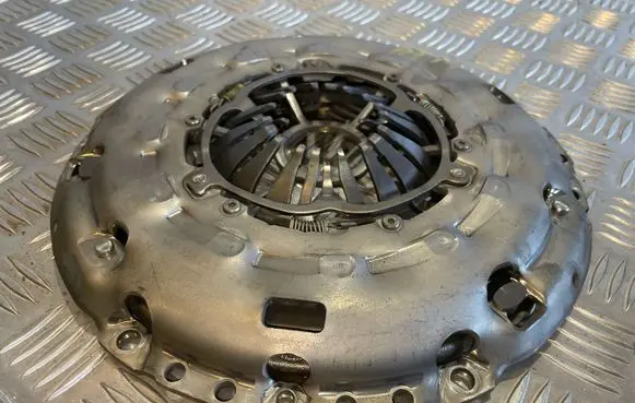 Opel Astra H Pressure plate 55556751