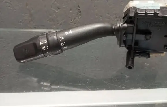 Toyota Avensis T250 Indicator stalk 8414005140