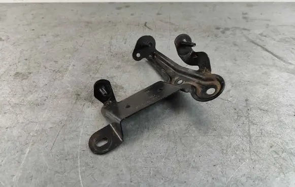 Land Rover Discovery Sport ABS pump bracket LR048562