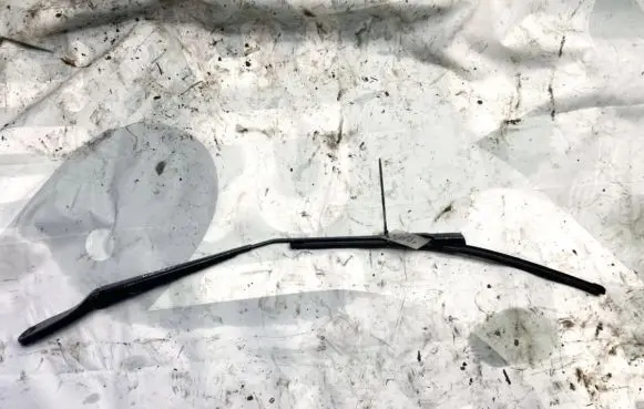 Volvo V50 Front wiper blade arm