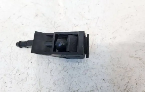 Windshield washer spray nozzle
