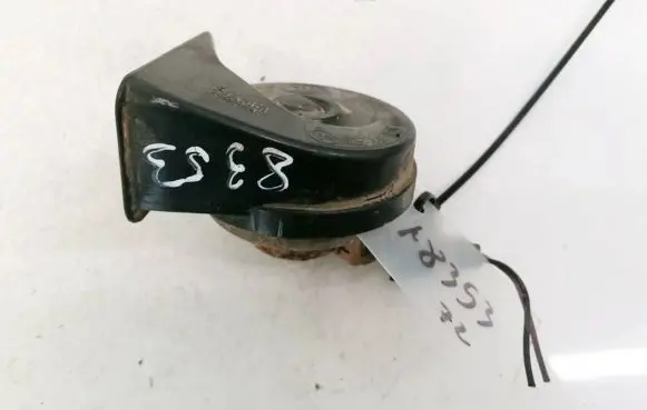 Land Rover Discovery 3 - LR3 Horn signal E30055306