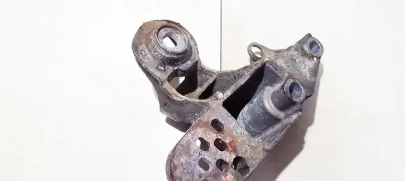 Volkswagen PASSAT B5.5 Engine mounting bracket 8e0199351