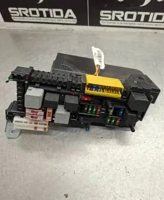 Mercedes-Benz C W204 SAM control unit 2049060805 2129028502