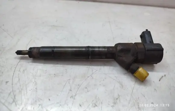 Fuel injector