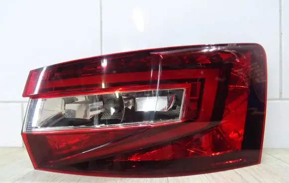 Skoda Superb B8 (3V) Headlight/headlamp 3V9945208