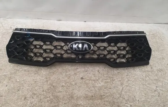 KIA Sorento IV Front bumper upper radiator grill