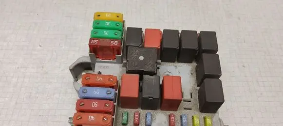 Fiat Bravo Fuse module 51832042 57657