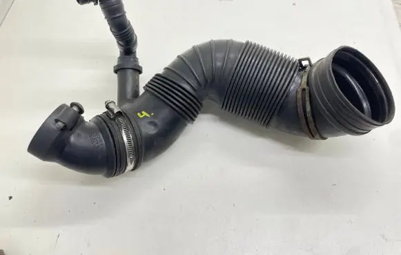 Volkswagen Touran I Air intake hose/pipe 3C0129654 3C0129635