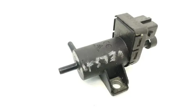 Vacuum valve