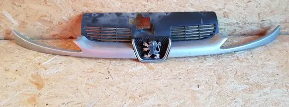 Peugeot 206 Front grill 9628691277 9628934280