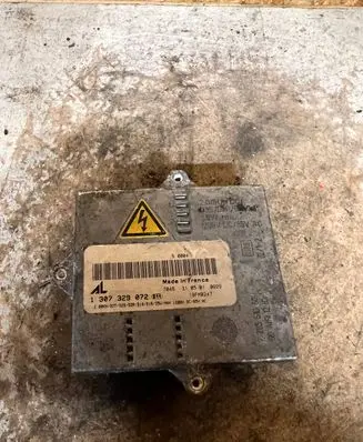 Mercedes-Benz E W211 Xenon control unit/module 1307329072