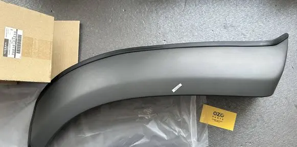 Nissan Patrol Y60 Rear fender molding trim 7881601J10