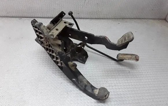 Volkswagen Transporter - Caravelle T4 Pedal assembly 
