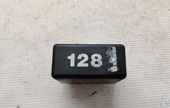 Audi A6 S6 C5 4B Other relay 7M0941597 95VW13K043AA PA66GF20