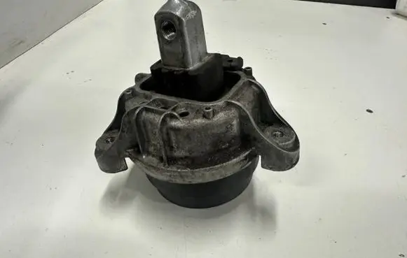 BMW 5 F10 F11 Engine mount bracket 7935142 030320