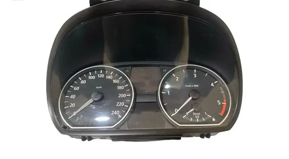 BMW 1 E81 E87 Speedometer (instrument cluster) 102495250 9110195 150136462