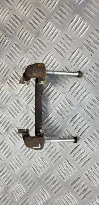 Suzuki Jimny Front Brake Caliper Pad/Carrier 