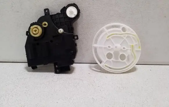 Toyota Corolla E210 E21 Air flap motor/actuator 0638009004