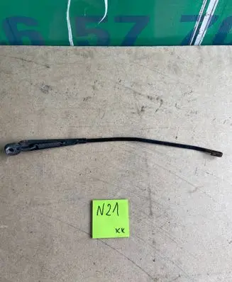 Peugeot 309 Front wiper blade arm