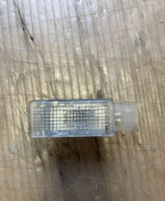 Volkswagen Touareg I Front door interior light 6L0947415A