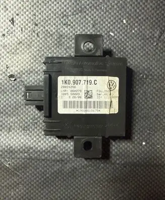 Audi A3 S3 8P Alarm control unit/module 1K0907719C 28024256