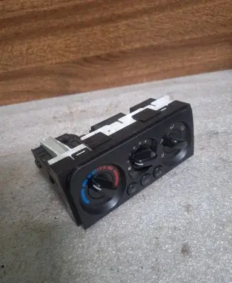 Subaru Legacy Climate control unit 72311AE050 2N44032700 9202