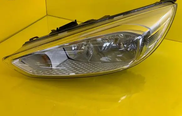 Ford Focus Headlight/headlamp F1EB-13W030-AC