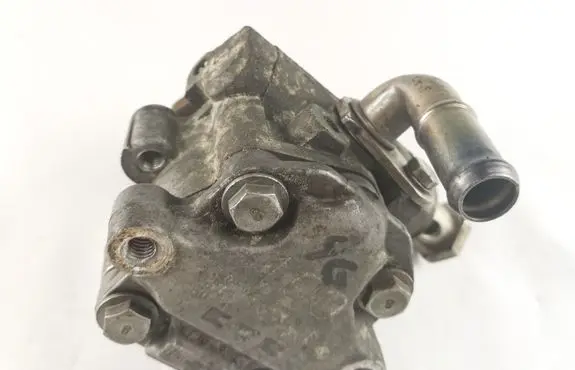 Volkswagen Golf IV Power steering pump 1J0422154A