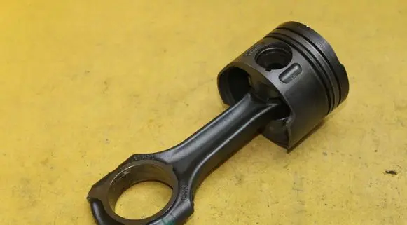 Mercedes-Benz C W203 Piston with connecting rod