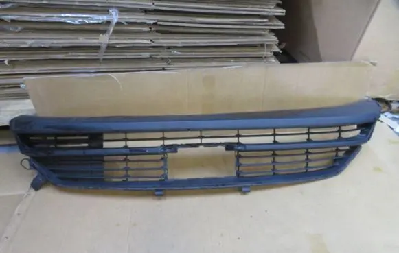 Opel Grandland X Front bumper lower grill YP00024877 P1U051727