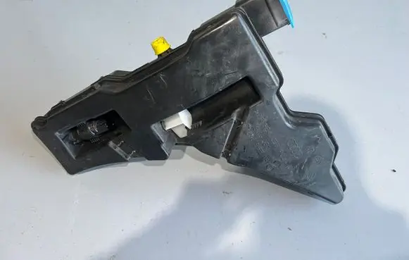 Audi S5 F5 Windshield washer fluid reservoir/tank 8w6955451D 8w6250