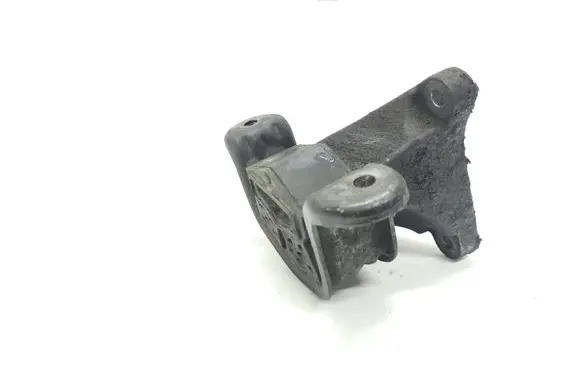 Volkswagen Transporter - Caravelle T5 Engine mount bracket