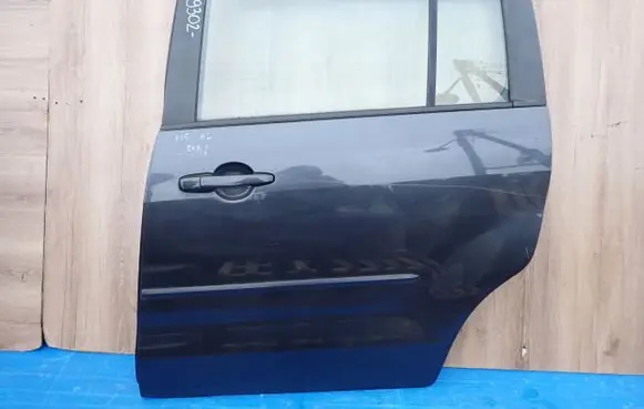 Mazda 5 Rear door 