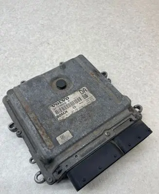 Volvo XC70 Engine control unit/module 30729826A 0281012103 1039S12418