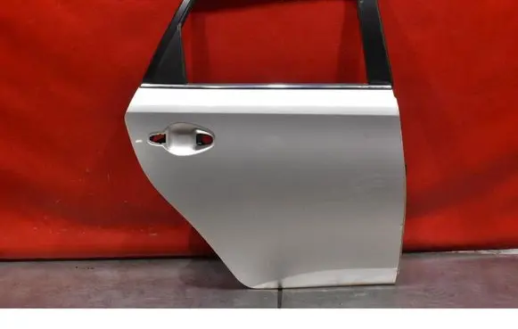 Toyota Auris 150 Rear door 